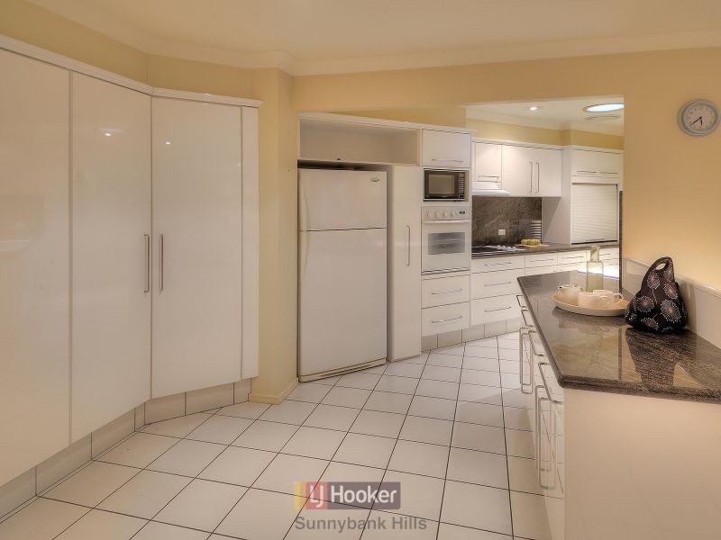 16 Wilonda Street, Robertson QLD 4109