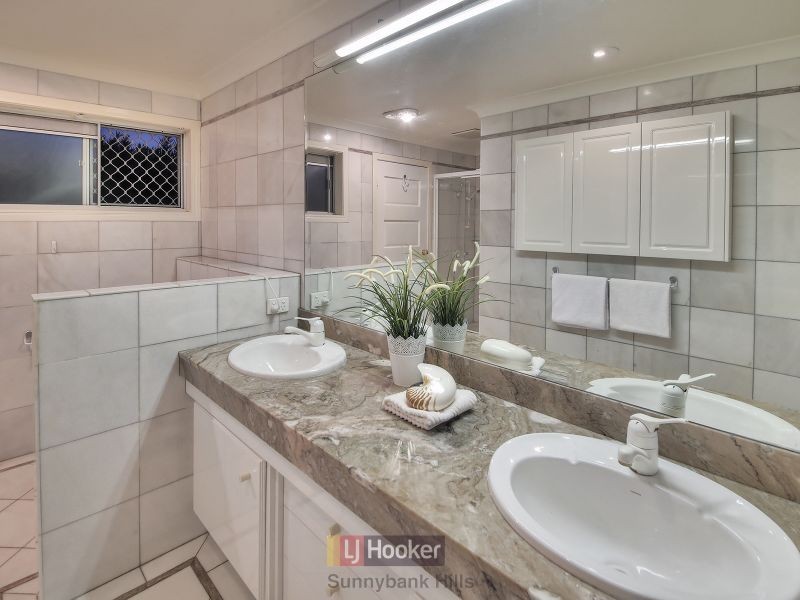 16 Wilonda Street, Robertson QLD 4109