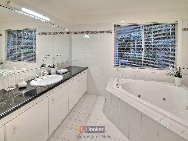 16 Wilonda Street, Robertson QLD 4109