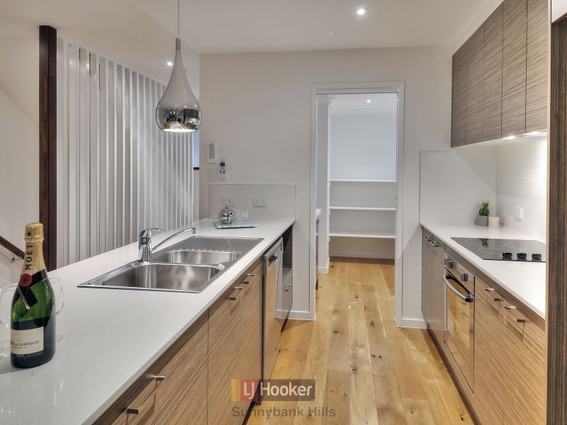 4 Colville Street, Highgate Hill QLD 4101