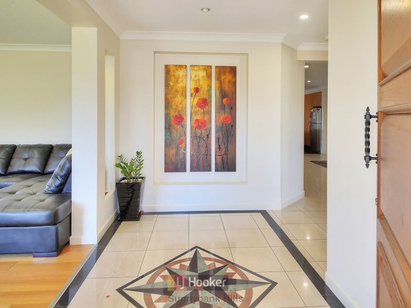 8 Apple Blossom Place, Eight Mile Plains QLD 4113
