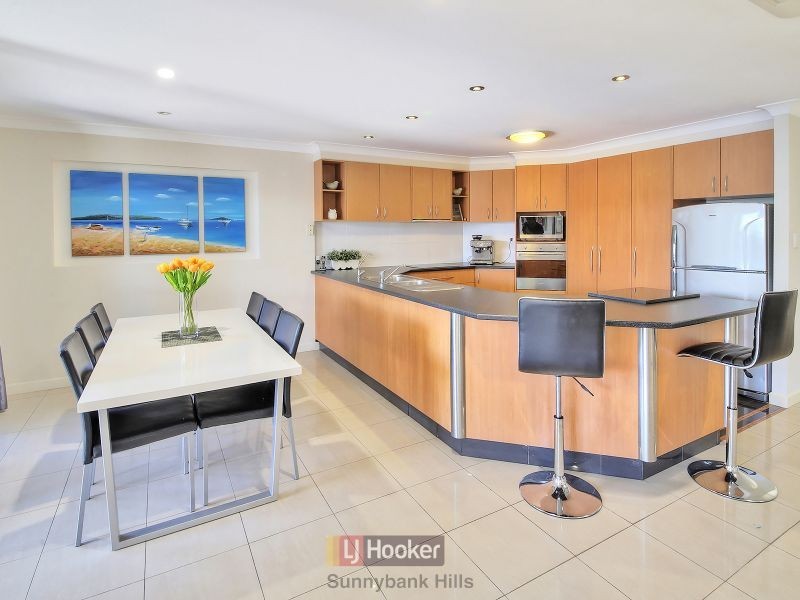 8 Apple Blossom Place, Eight Mile Plains QLD 4113