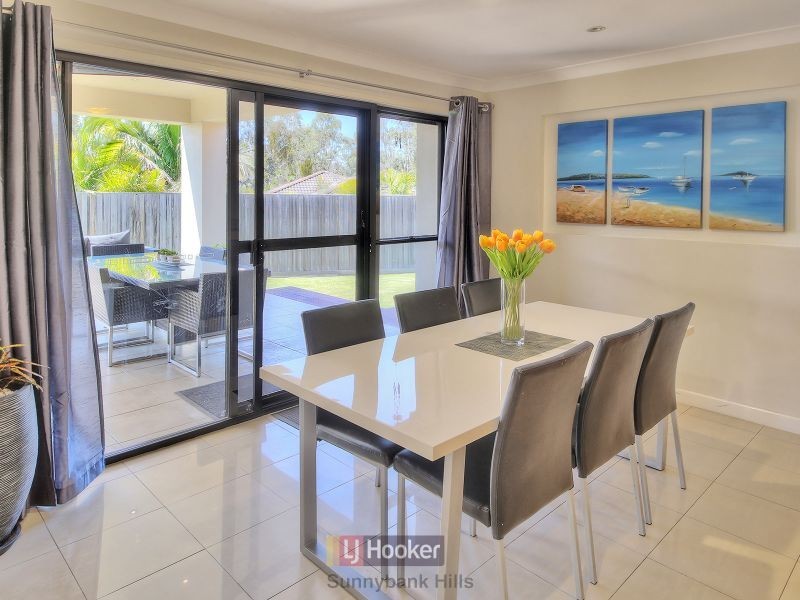 8 Apple Blossom Place, Eight Mile Plains QLD 4113