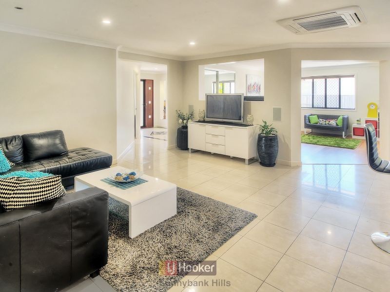 8 Apple Blossom Place, Eight Mile Plains QLD 4113