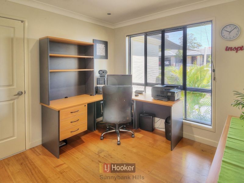 8 Apple Blossom Place, Eight Mile Plains QLD 4113