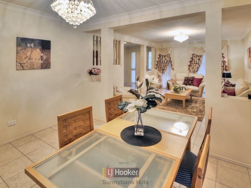 16 Regal Place, Eight Mile Plains QLD 4113