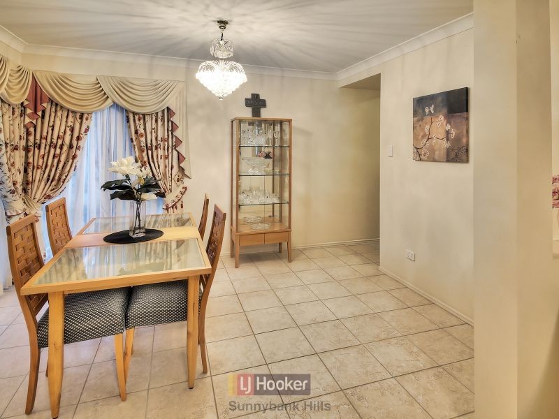 16 Regal Place, Eight Mile Plains QLD 4113