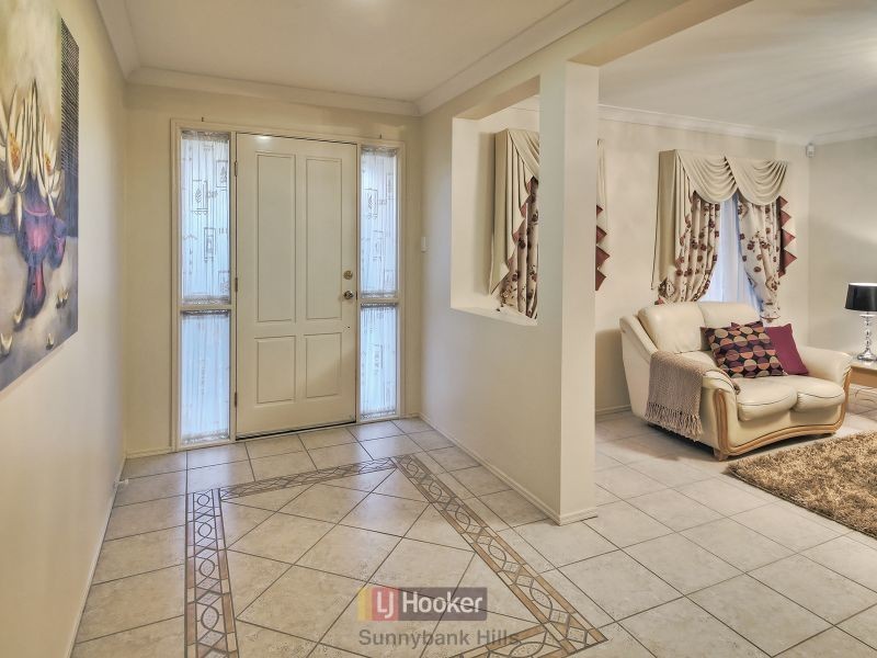 16 Regal Place, Eight Mile Plains QLD 4113