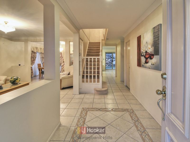 16 Regal Place, Eight Mile Plains QLD 4113