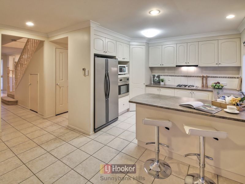 16 Regal Place, Eight Mile Plains QLD 4113