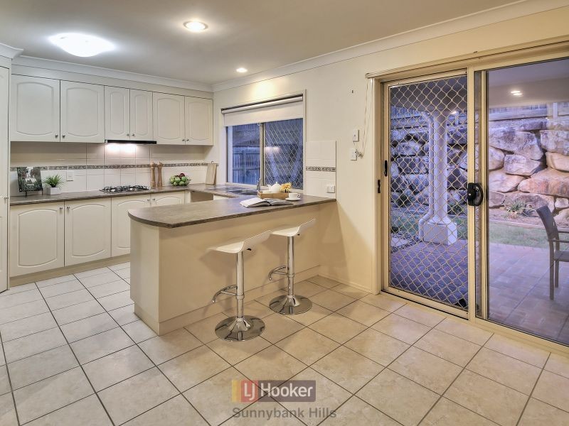 16 Regal Place, Eight Mile Plains QLD 4113