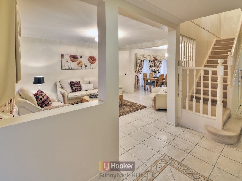 16 Regal Place, Eight Mile Plains QLD 4113