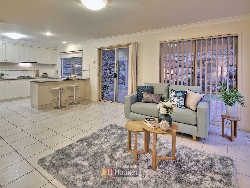 16 Regal Place, Eight Mile Plains QLD 4113