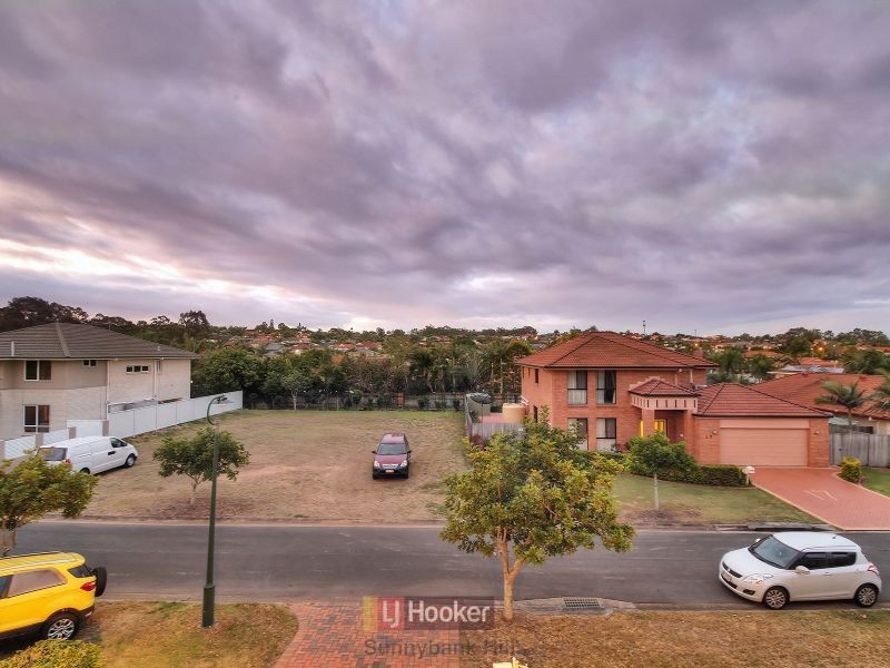16 Regal Place, Eight Mile Plains QLD 4113
