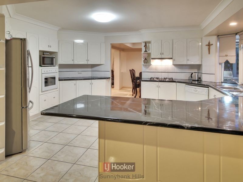 31 Azalea Crescent, Calamvale QLD 4116