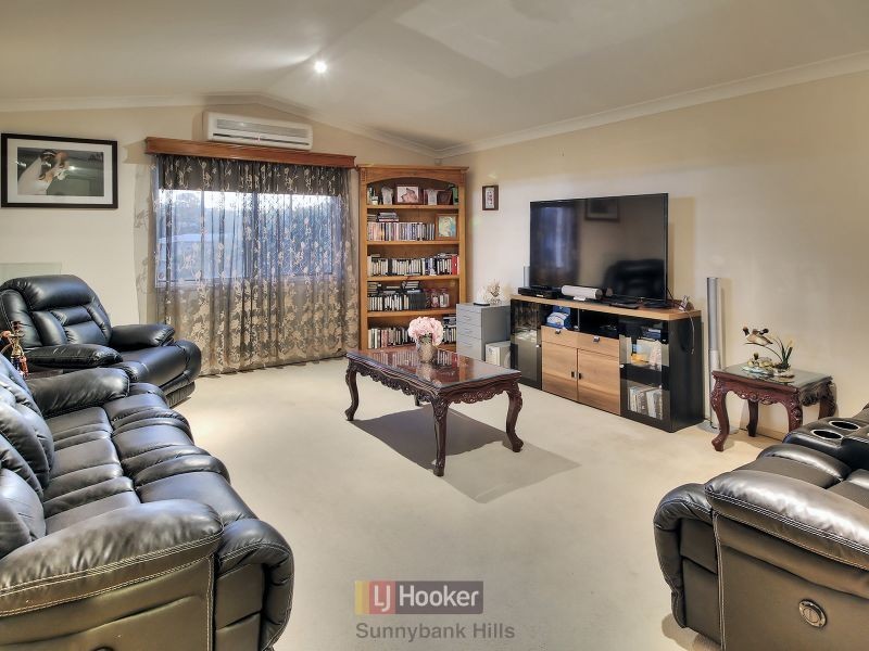 31 Azalea Crescent, Calamvale QLD 4116