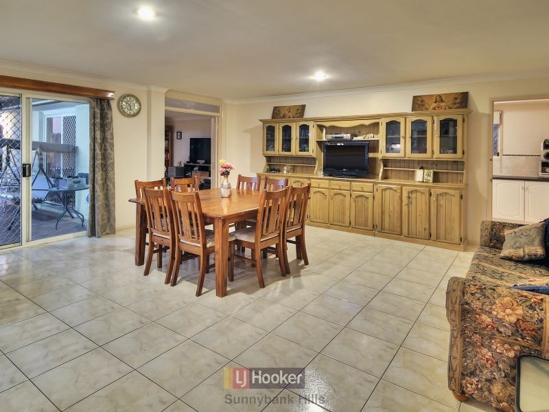 31 Azalea Crescent, Calamvale QLD 4116