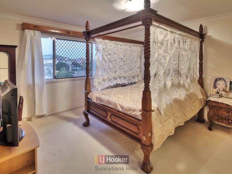 31 Azalea Crescent, Calamvale QLD 4116