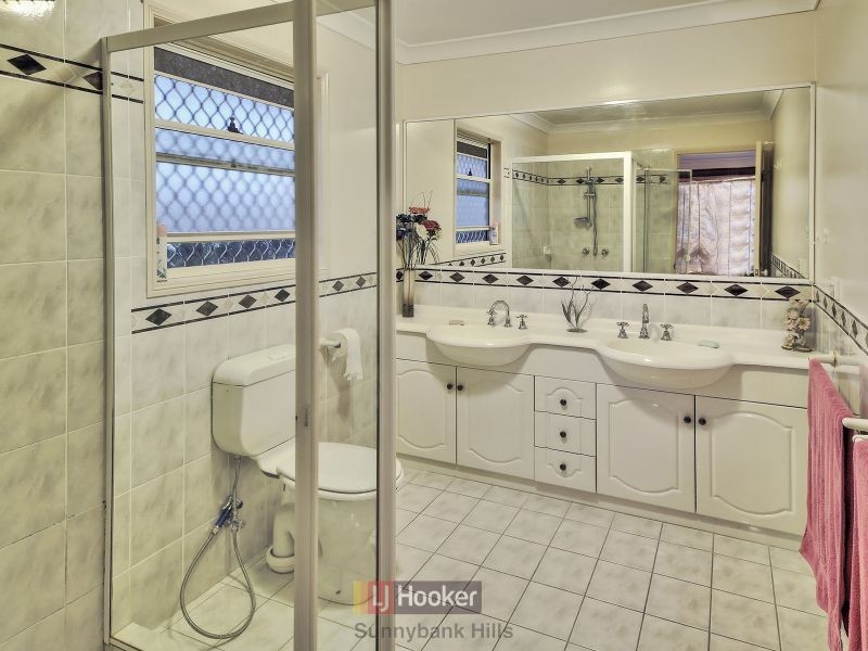 31 Azalea Crescent, Calamvale QLD 4116