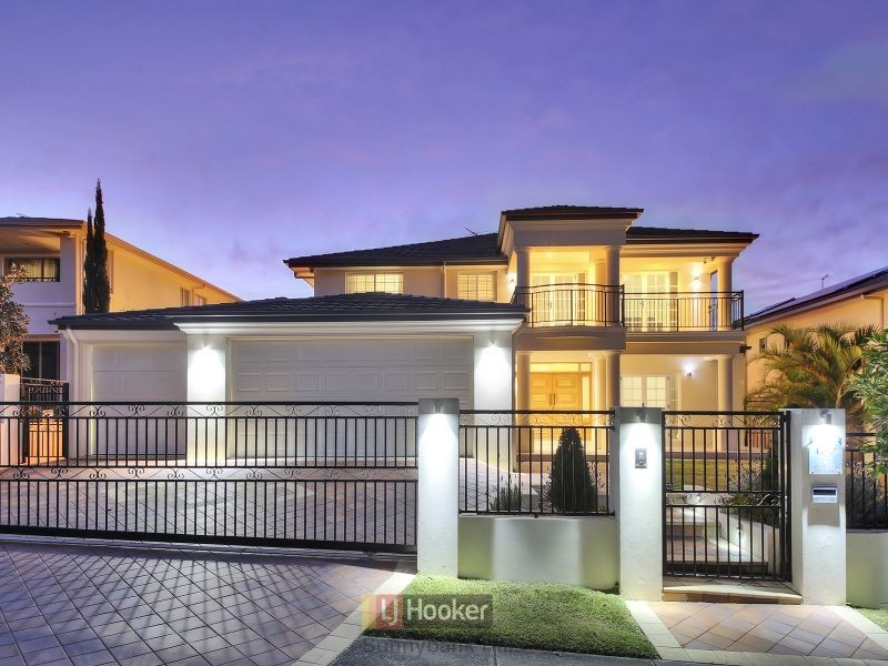 135 The Parkway, Stretton QLD 4116