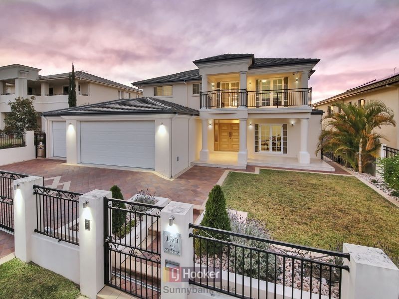 135 The Parkway, Stretton QLD 4116