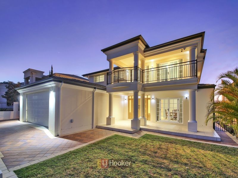 135 The Parkway, Stretton QLD 4116