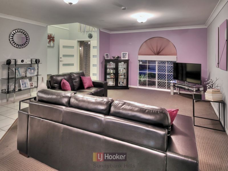 6 Golden Rain Place, Stretton QLD 4116