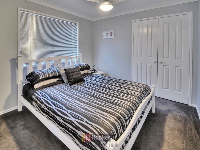 6 Golden Rain Place, Stretton QLD 4116