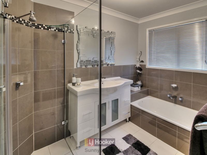 6 Golden Rain Place, Stretton QLD 4116