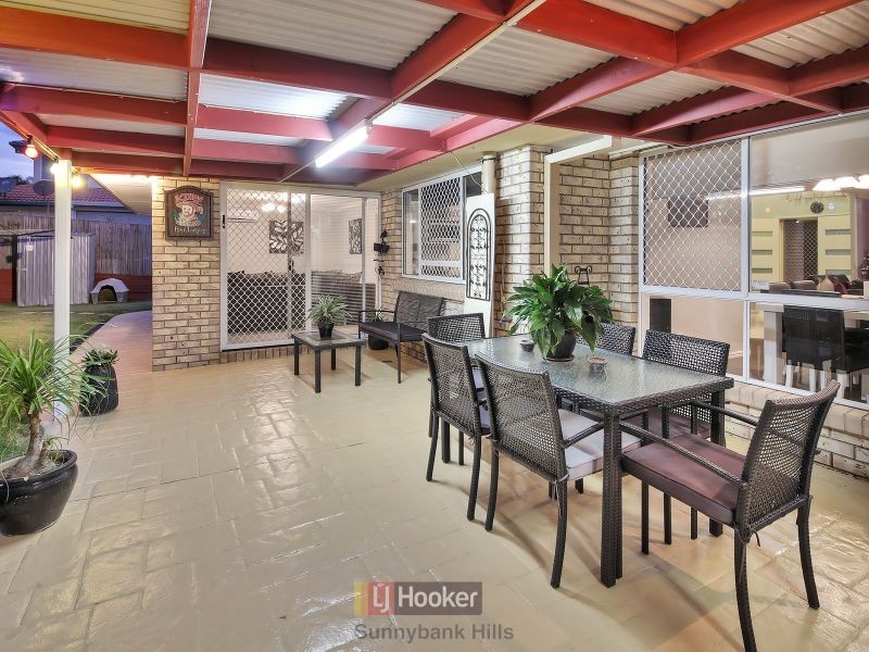 6 Golden Rain Place, Stretton QLD 4116