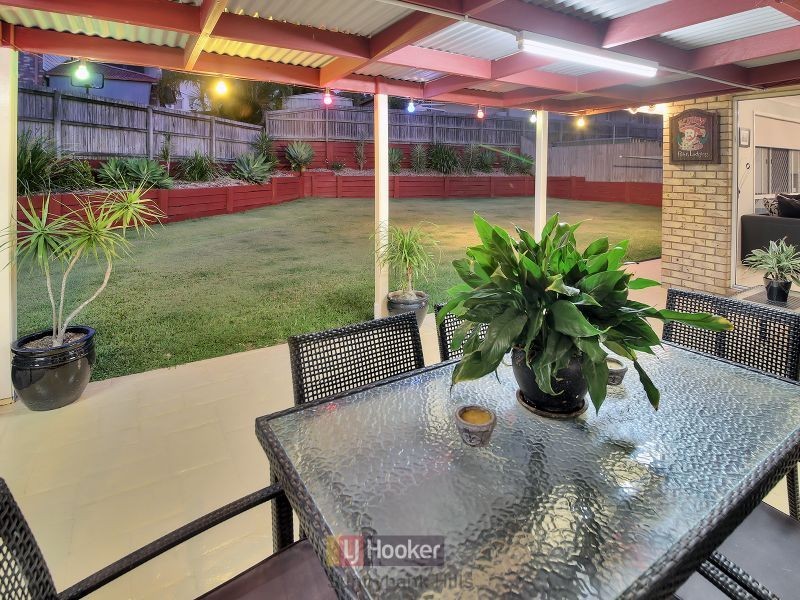 6 Golden Rain Place, Stretton QLD 4116