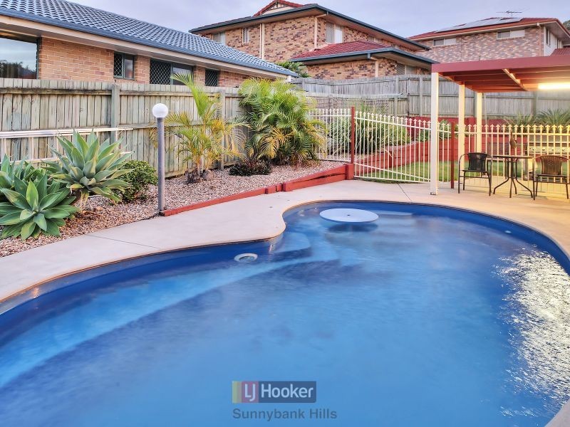 6 Golden Rain Place, Stretton QLD 4116