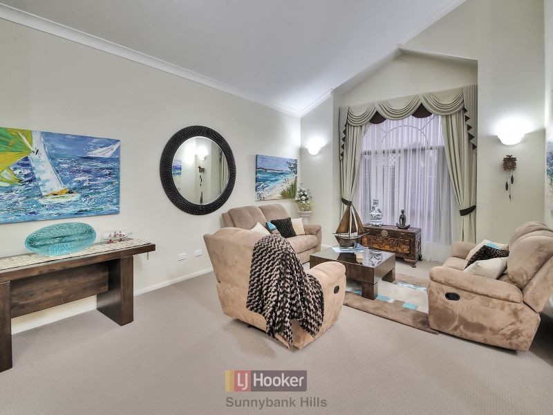 28 Honeysuckle Way, Calamvale QLD 4116