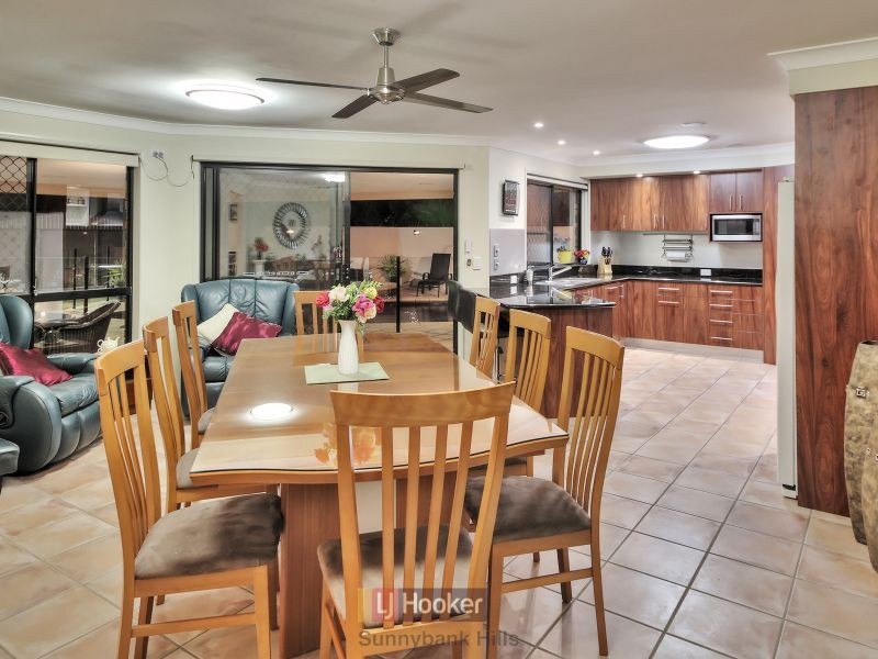28 Honeysuckle Way, Calamvale QLD 4116