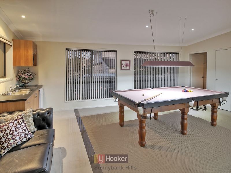 28 Honeysuckle Way, Calamvale QLD 4116