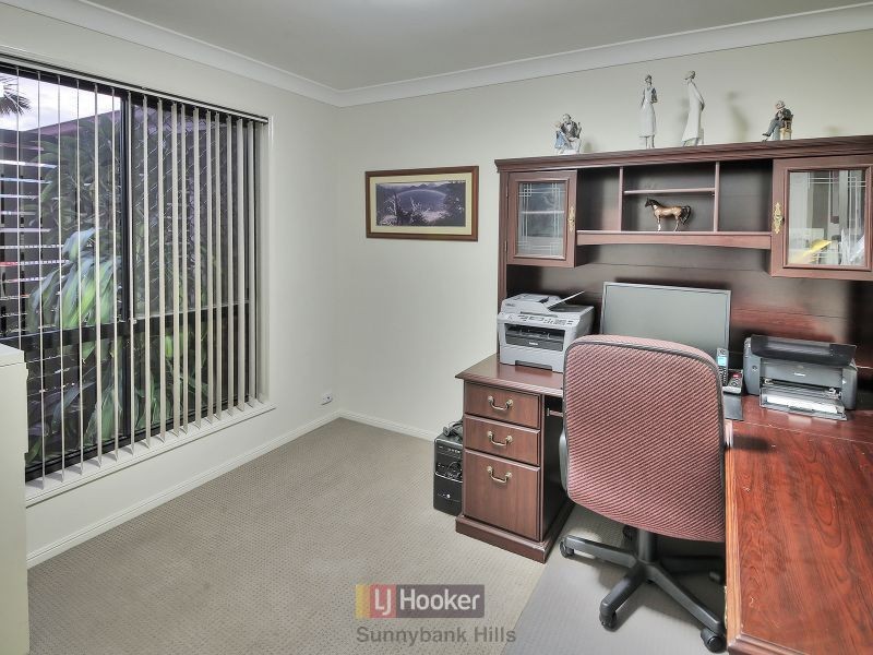 28 Honeysuckle Way, Calamvale QLD 4116