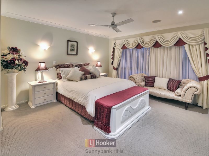 28 Honeysuckle Way, Calamvale QLD 4116