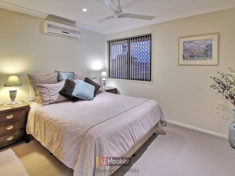 28 Honeysuckle Way, Calamvale QLD 4116