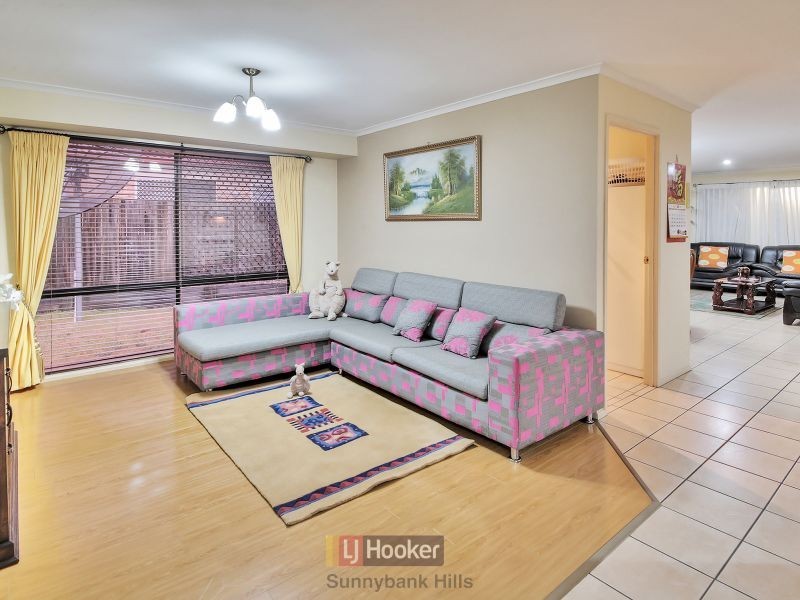 12 Oakview Street, Parkinson QLD 4115