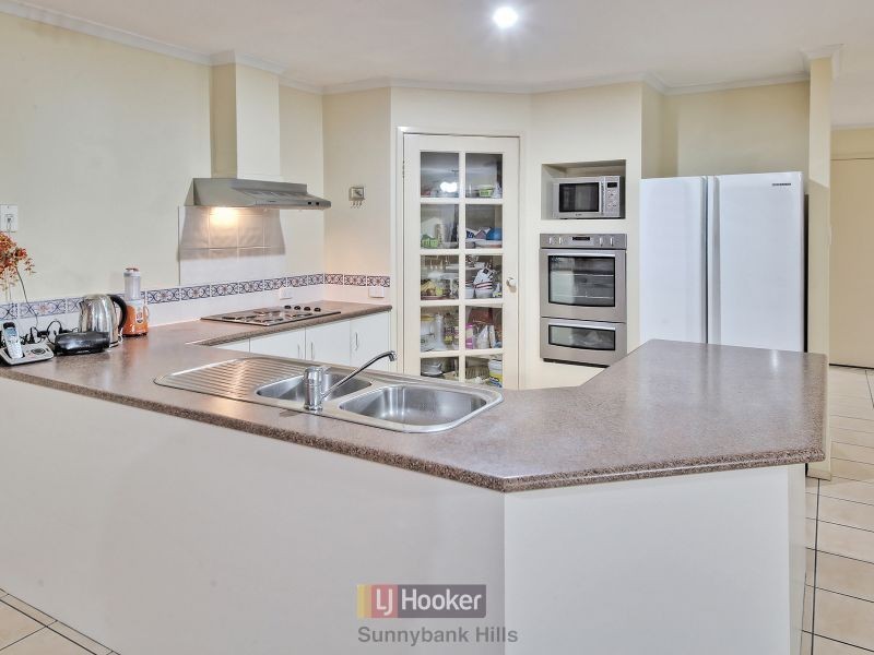 12 Oakview Street, Parkinson QLD 4115