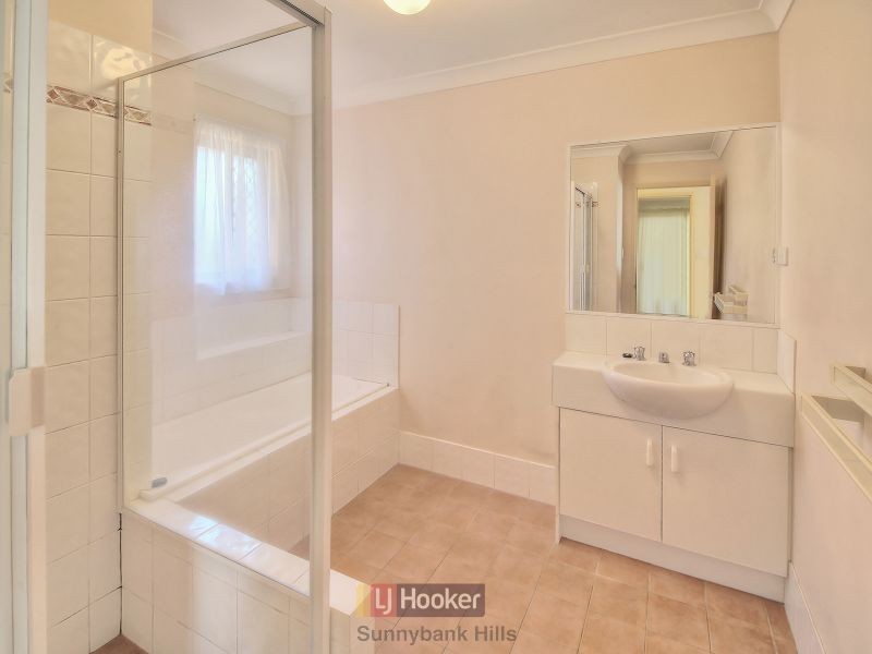 3 Scarlet Oak Place, Calamvale QLD 4116