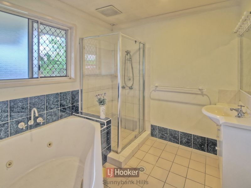 10 Housman Place, Calamvale QLD 4116