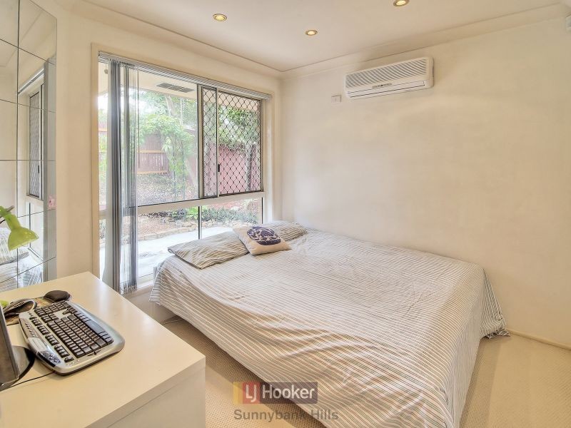 10 Housman Place, Calamvale QLD 4116