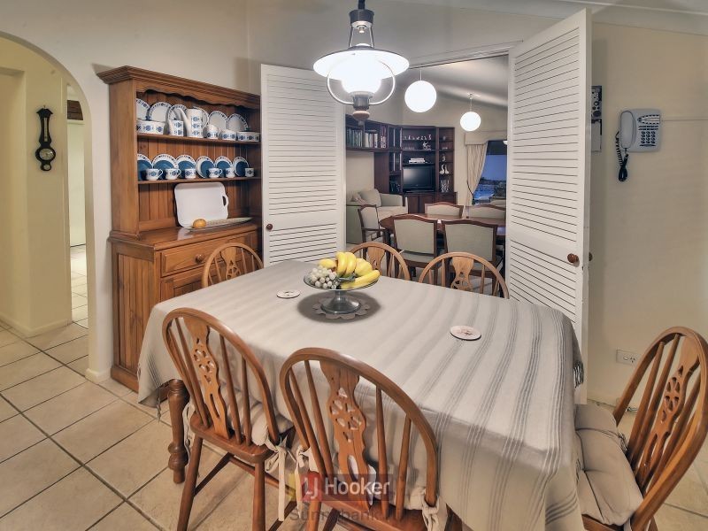 2 Burmel Street, Robertson QLD 4109