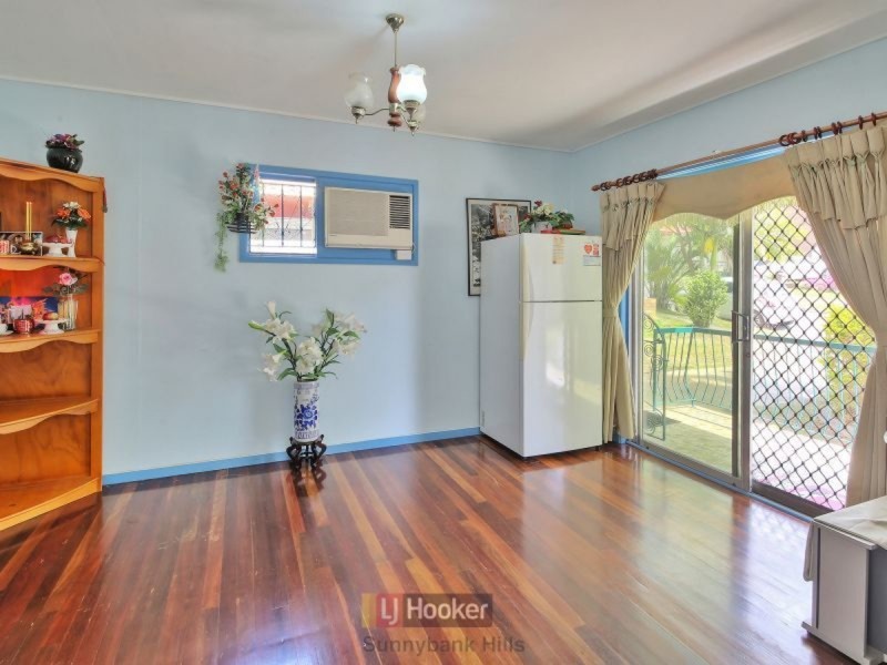 2 Carnaby Street, Macgregor QLD 4109