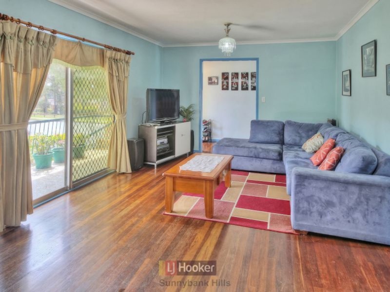 2 Carnaby Street, Macgregor QLD 4109