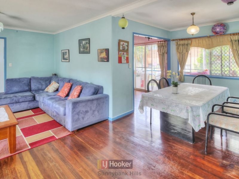 2 Carnaby Street, Macgregor QLD 4109