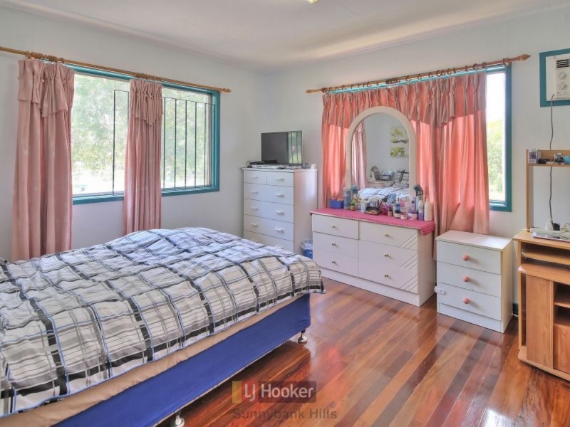 2 Carnaby Street, Macgregor QLD 4109