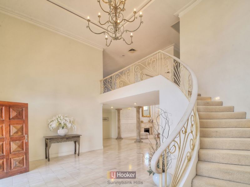 73 Delfin Drive, Macgregor QLD 4109