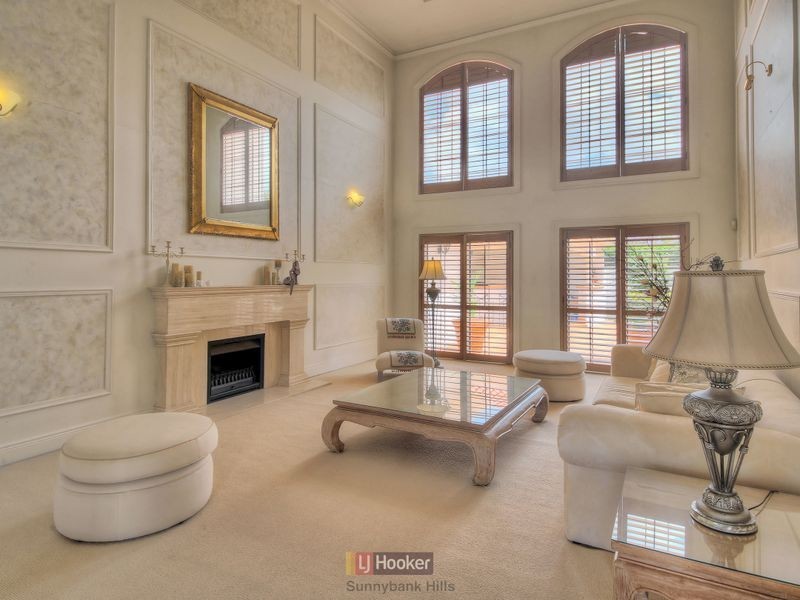 73 Delfin Drive, Macgregor QLD 4109